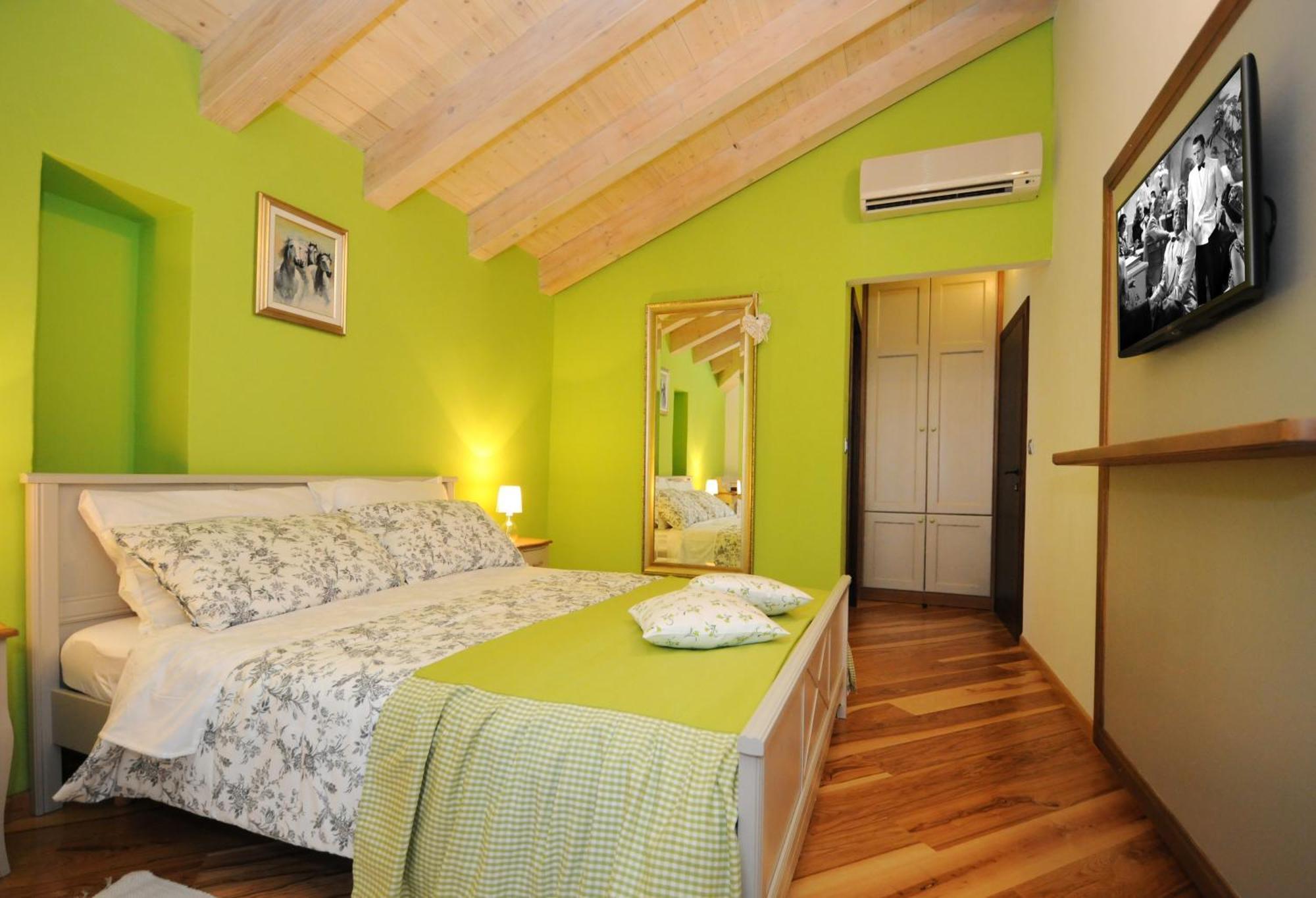 Bed & Breakfast Korta Gira Buici  客房 照片